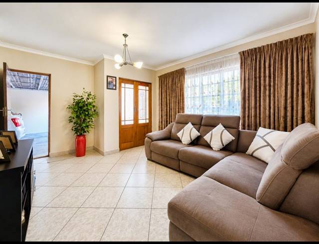 3 BEDROOM HOUSE FOR SALE IN NINAPARK